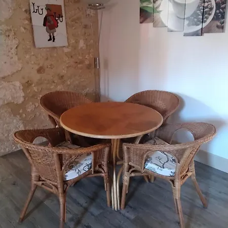 Sejour Authentique En Dordogne Avec Piscine Дом отдыха *